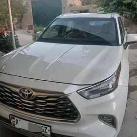 Toyota Highlander 2022