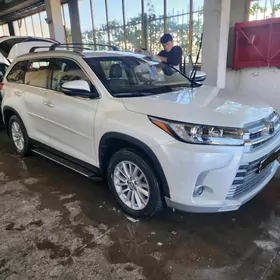 Toyota Highlander 2019