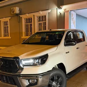 Toyota Hilux 2025