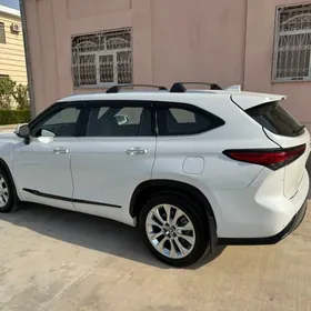 Toyota Highlander 2023