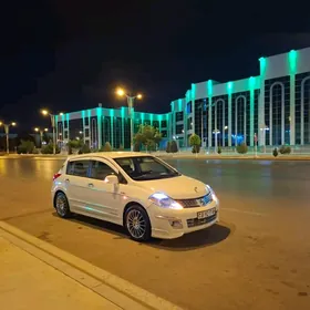 Nissan Versa 2012