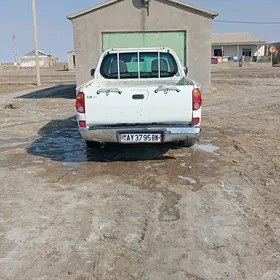 Mitsubishi L200 2006