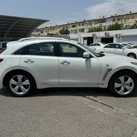 Infiniti FX 2011