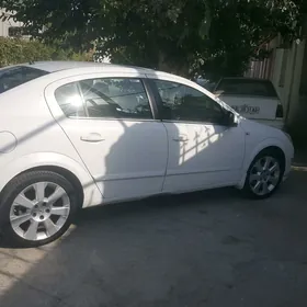 Opel Astra 2011