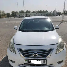 Nissan Versa 2011