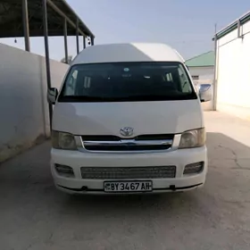 Toyota Hiace 2005