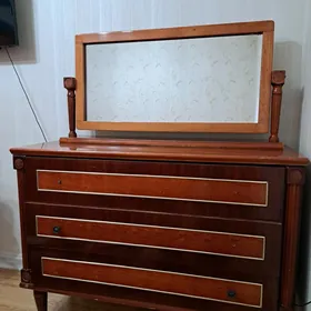 Б/У Трюмо-Камод