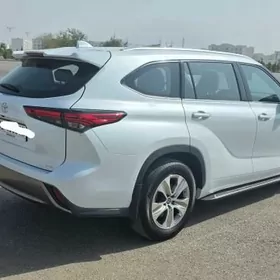 Toyota Highlander 2021