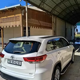 Toyota Highlander 2019