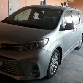 Toyota Sienna 2020