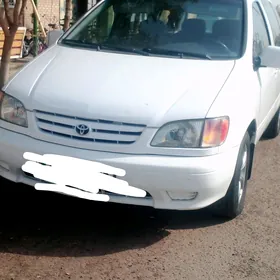 Toyota Sienna 2001