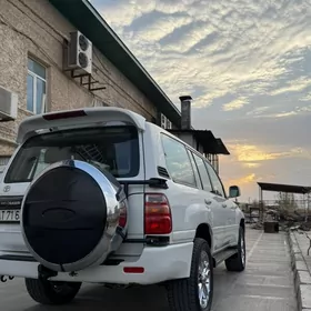 Toyota Land Cruiser 2000