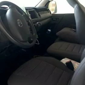 Toyota Hiace 2024