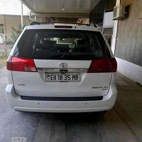 Toyota Sienna 2004
