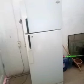 Холодильник Samsung