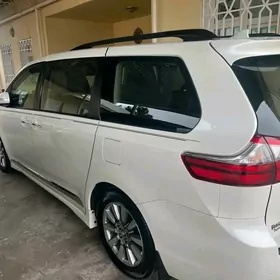 Toyota Sienna 2020