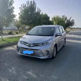 Toyota Sienna 2020
