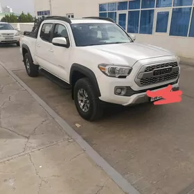 Toyota Tacoma 2017