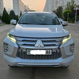 Mitsubishi Pajero 2020