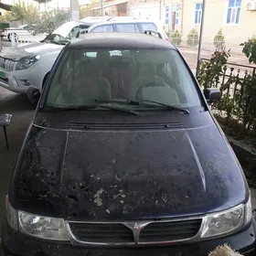 Mitsubishi Chariot 1997