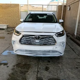 Toyota Highlander 2021