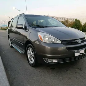 Toyota Sienna 2004