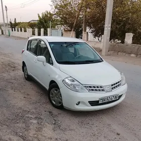 Nissan Tiida 2006