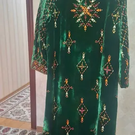 Satlyk köýnek arassaja geýilen