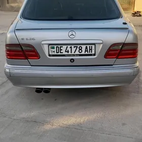 Mercedes-Benz E320 1996