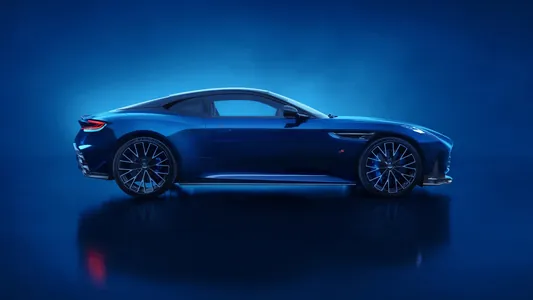 Aston Martin DB12 S — DB12 hatarynyň iň kuwwatly wersiýasy tanyşdyryldy