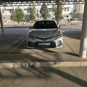 Toyota Camry 2024