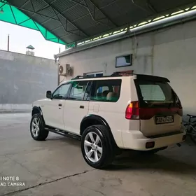 Mitsubishi Montero Sport 2001