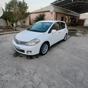 Nissan Versa 2010