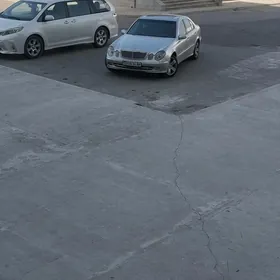 Mercedes-Benz E320 2003