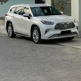 Toyota Highlander 2021