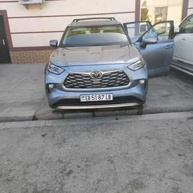 Toyota Highlander 2022