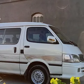 Toyota Hiace 2011