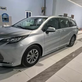 Toyota Sienna 2021