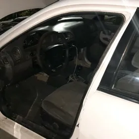 Daewoo Nubira 1998