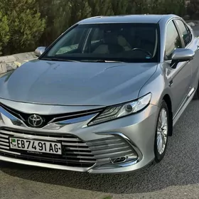 Toyota Camry 2018
