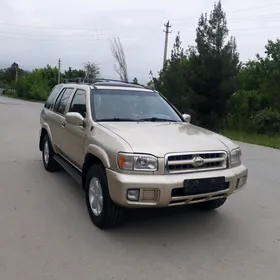 Nissan Pathfinder 1999