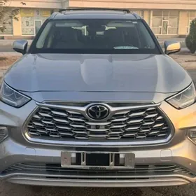 Toyota Highlander 2021