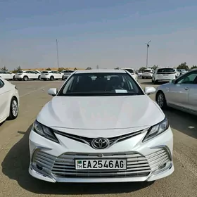 Toyota Camry 2021