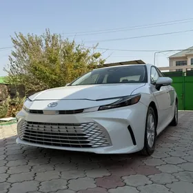 Toyota Camry 2025