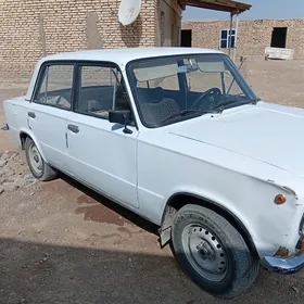 Lada 2104 1986