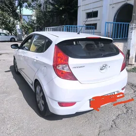 Hyundai Accent 2014