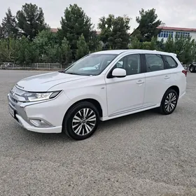 Mitsubishi Outlander 2023