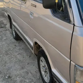Toyota Hiace 1987