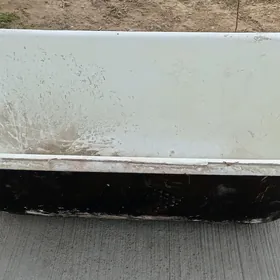 ванна чугунная