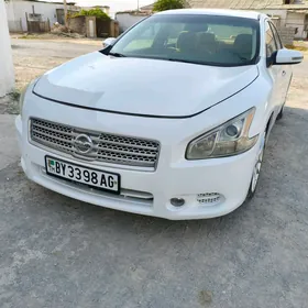 Nissan Maxima 2010